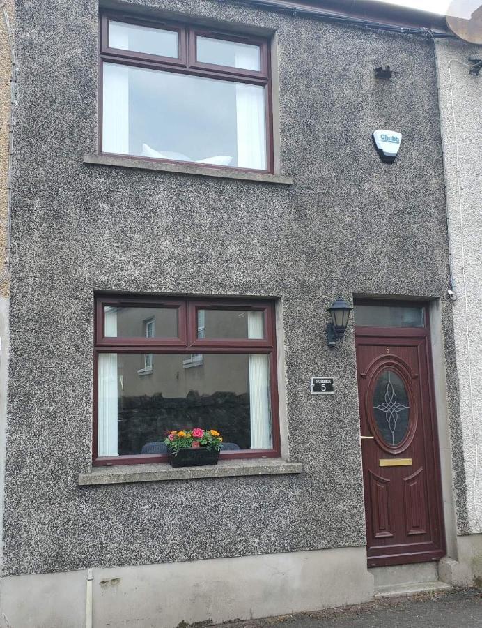 Number 5 Villa Larne Exterior photo